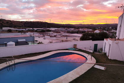 House for sale in San Roque, Cádiz. 