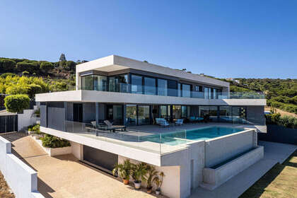 Cluster house for sale in Sotogrande, Cádiz. 