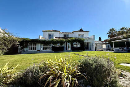 Cluster house for sale in Sotogrande, Cádiz. 