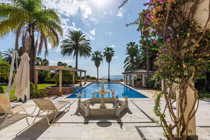 Cluster house for sale in Estepona, Málaga. 