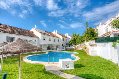 House for sale in Puerto Banús, Marbella, Málaga. 