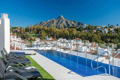 Apartment for sale in Nueva andalucia, Málaga. 
