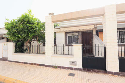 House for sale in Torre de la Horadada, Alicante. 
