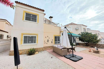 Cluster house for sale in San Miguel de Salinas, Alicante. 