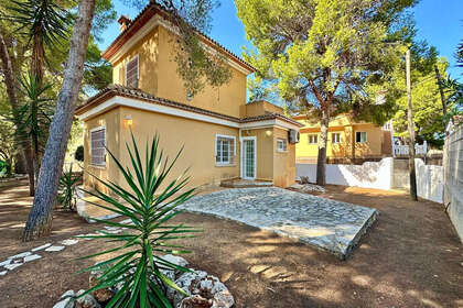 Cluster house for sale in Dénia, Alicante. 