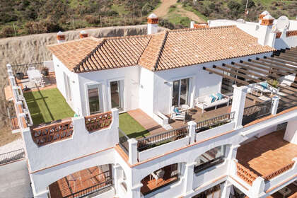Penthouse for sale in Calahonda, Mijas, Málaga. 