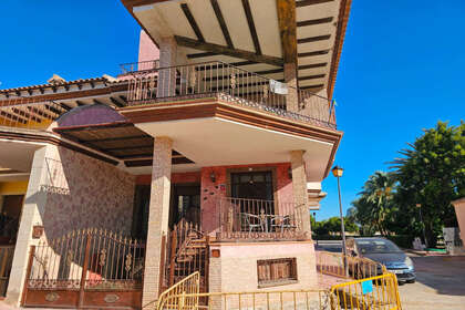 Cluster house for sale in Daya Nueva, Alicante. 