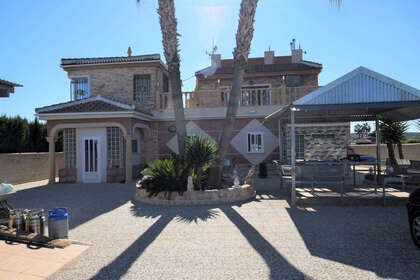 Cluster house for sale in Guardamar del Segura, Alicante. 
