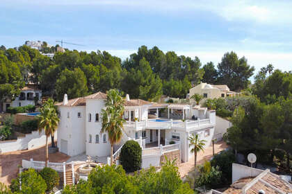 Cluster house for sale in Altea, Alicante. 