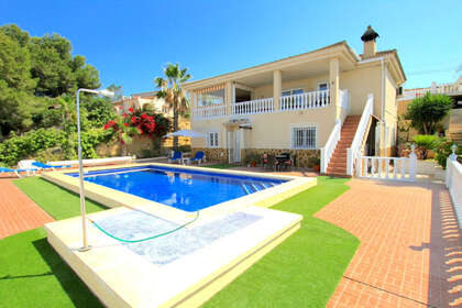 Cluster house for sale in Algorfa, Alicante. 