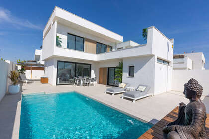 Cluster house for sale in San Javier, Murcia. 