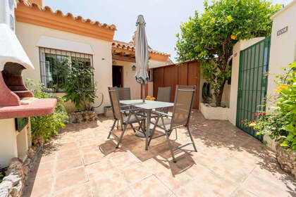 House for sale in Torreblanca, Fuengirola, Málaga. 