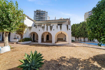 Cluster house for sale in Fuengirola, Málaga. 