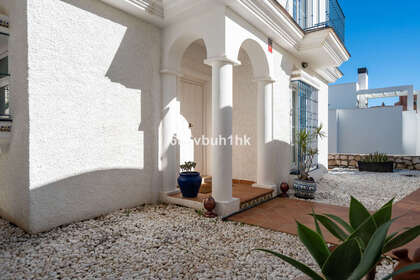Cluster house for sale in Fuengirola, Málaga. 