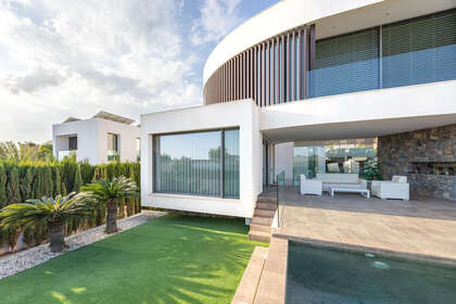 Cluster house for sale in Finestrat, Alicante. 