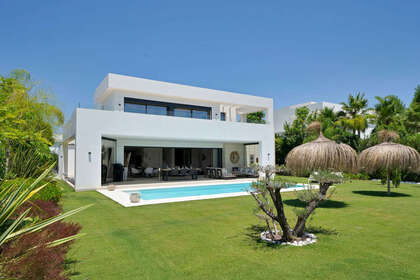 Cluster house for sale in La Cala Golf, Mijas, Málaga. 