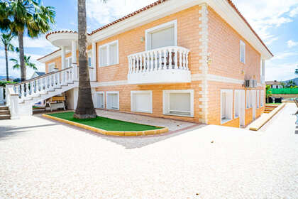 Cluster house for sale in Alfaz del pi / Alfàs del Pi, Alicante. 