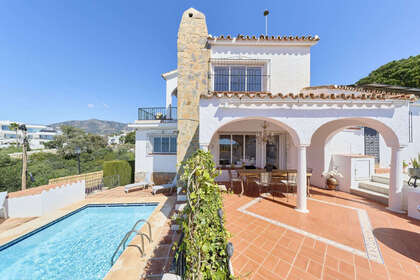 Cluster house for sale in Fuengirola, Málaga. 