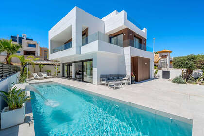 Cluster house for sale in Guardamar del Segura, Alicante. 