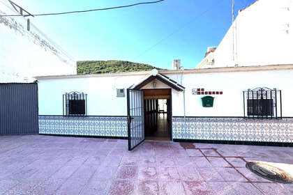 House for sale in San Roque, Cádiz. 