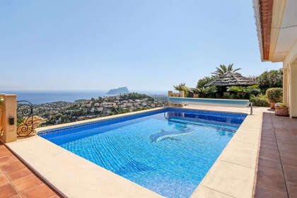 Cluster house for sale in Moraira, Alicante. 