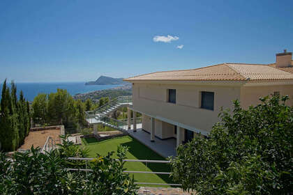 Cluster house for sale in Altea, Alicante. 