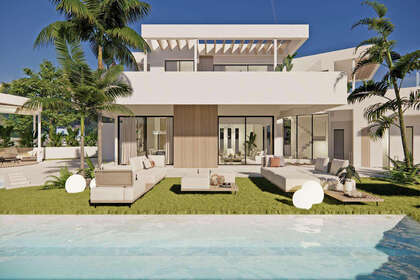 Chalet Adosado venta en Benalmádena, Málaga. 