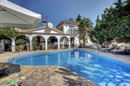 Chalet Adosado venta en Benalmádena, Málaga. 