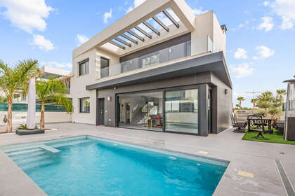 Cluster house for sale in Algorfa, Alicante. 