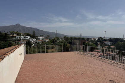 Cluster house for sale in Nueva andalucia, Málaga. 