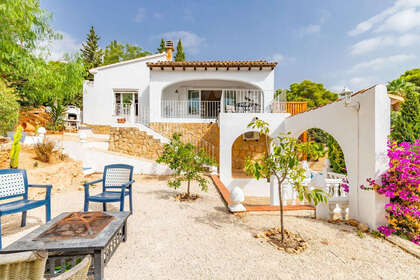 Cluster house for sale in Moraira, Alicante. 
