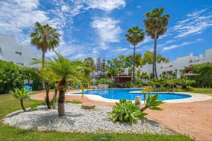 Apartment for sale in Guadalmina, Málaga. 