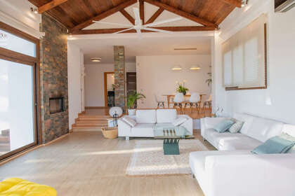 Chalet Adosado venta en Benalmádena, Málaga. 