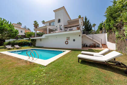 Cluster house for sale in Sotogrande, Cádiz. 