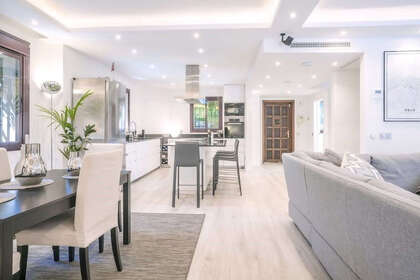 House for sale in Puerto Banús, Marbella, Málaga. 