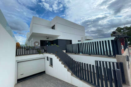 Cluster house for sale in Dolores, Alicante. 