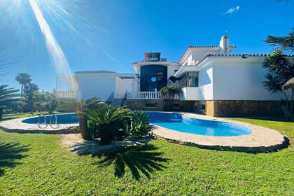 Chalet Adosado venta en Benalmádena, Málaga. 