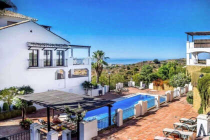 Apartment for sale in Altos de Los Monteros, Marbella, Málaga. 