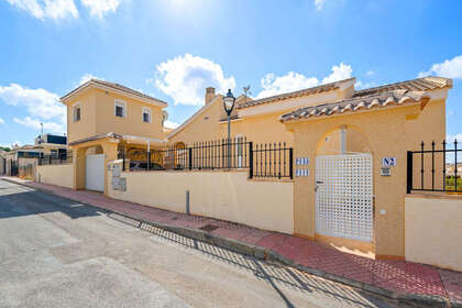 Cluster house for sale in Rojales, Alicante. 