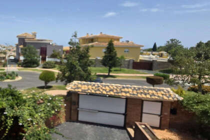Chalet Adosado venta en Benalmádena, Málaga. 