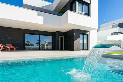 Cluster house for sale in Rojales, Alicante. 