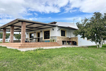 Cluster house for sale in Estepona, Málaga. 