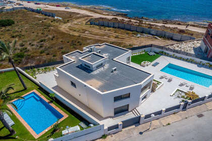 Cluster house for sale in La Veleta, Torrevieja, Alicante. 
