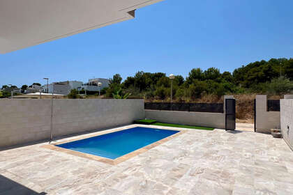 Cluster house for sale in Polop, Alicante. 
