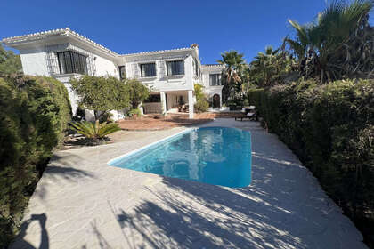 Cluster house for sale in Estepona, Málaga. 