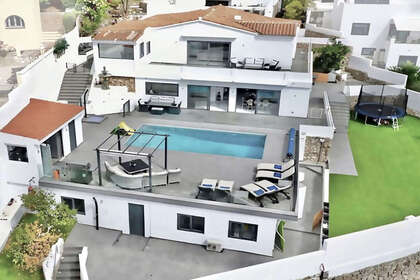 Chalet Adosado venta en Benalmádena, Málaga. 