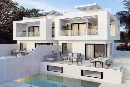 Cluster house for sale in Nerja, Málaga. 