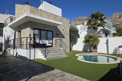 Cluster house for sale in Polop, Alicante. 