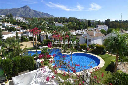Apartment for sale in Nueva andalucia, Málaga. 