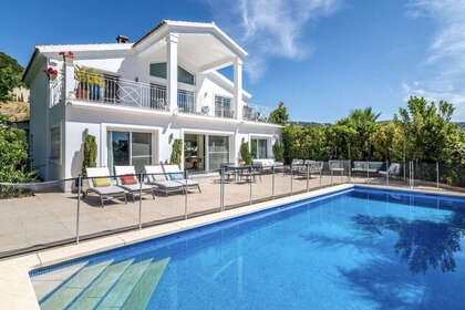 Cluster house for sale in Elviria, Marbella, Málaga. 